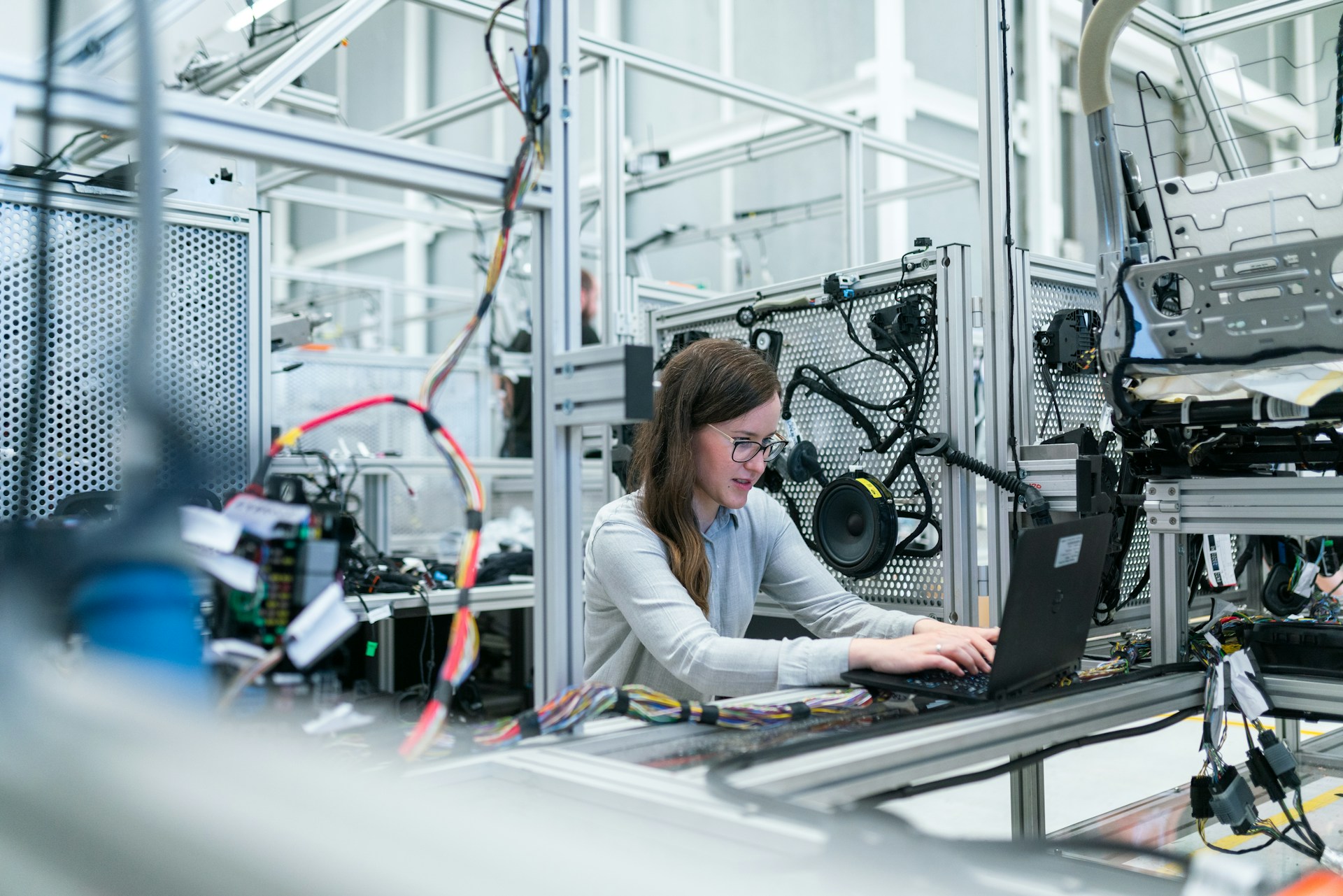 Digital-Ready vs. Legacy-Skilled: The New Manufacturing Workforce Gap