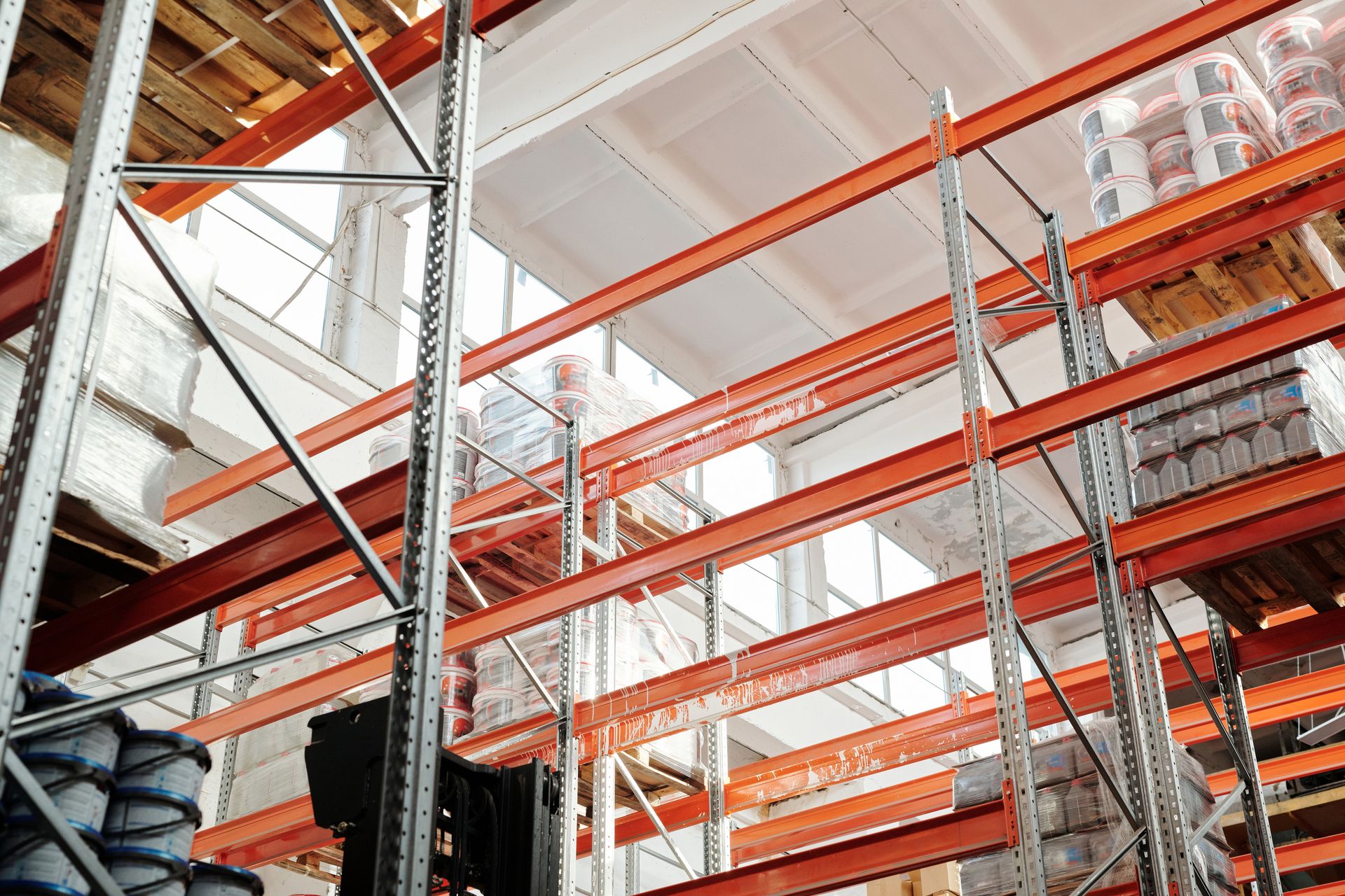 Flash Sales, Surprise Drops, Sudden Surges: The New Normal in E-Commerce Staffing Logistics
